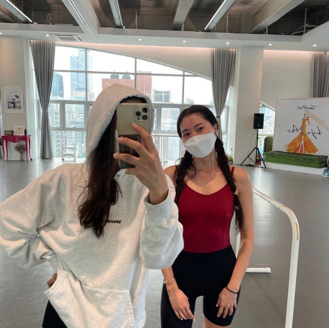 오윤아, 레깅스로 뽐낸 169cm·53kg의 명품 몸매...골반 라인까지 '완벽'