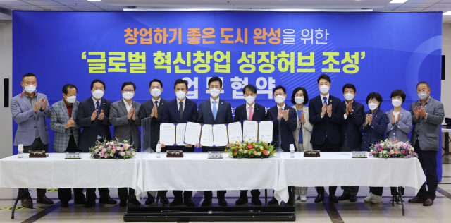 [경마]오프라인에서 온라인으로의 경마 대전환 시대, 한국마사회 장외발매소의 미래는?