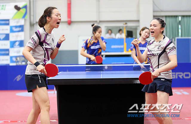 포스코에너지 양하은-전지희 사진제공=월간탁구 안성호 기자