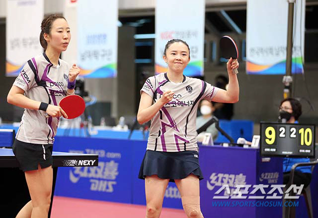 포스코에너지 양하은-전지희 사진제공=월간탁구 안성호 기자