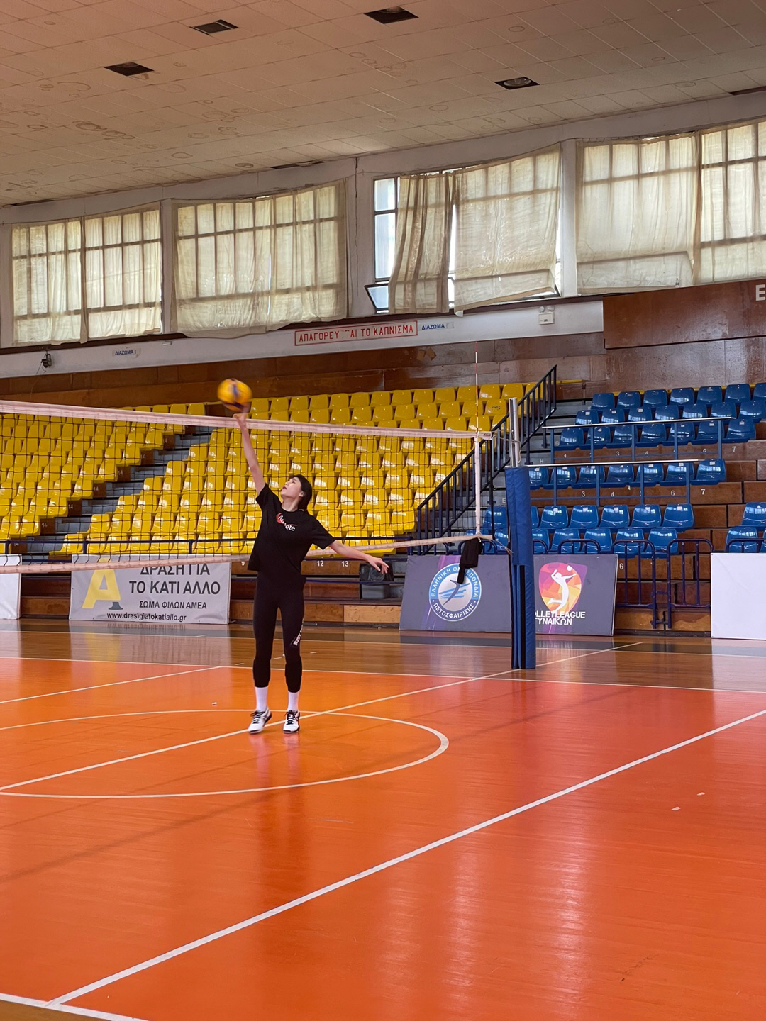 이다영이 19일 오전(한국시각) 열린 PAOK 테살로니키 특별훈련에서 토스 훈련을 하고 있다. 사진제공=PAOK 테살로니키