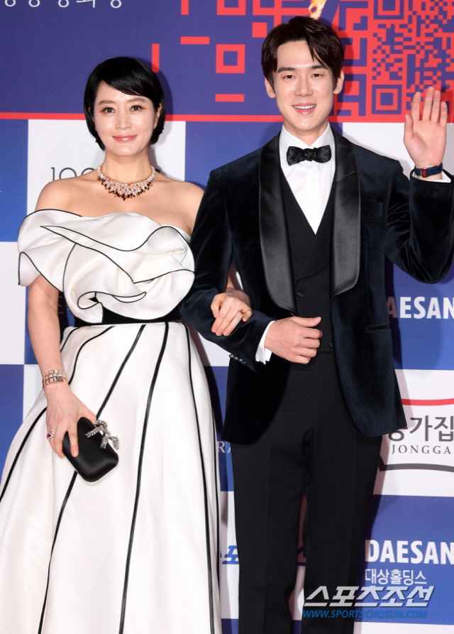 [종합] "4년째 이어진 꿀케미"…김혜수X유연석, 제42회 청룡영화상 MC 위촉