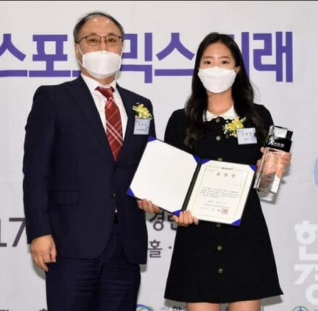 '국민삐약이'신유빈 美출국"생애 첫 세계선수권 매진,엄청 설레요!"[현장인터뷰]