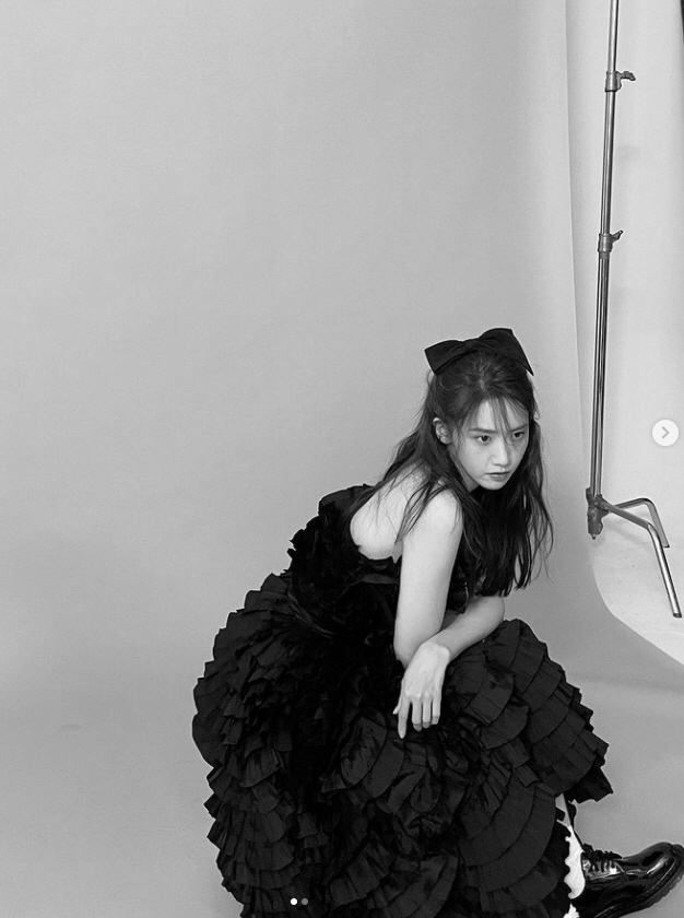 윤아, 실제 보면 이런 느낌..동그란 어깨+살짝 숙인 가슴 '미모 미쳤다'