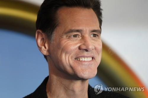 "난 섹시한 60살"…미 코미디 스타 짐 캐리 환갑 맞아