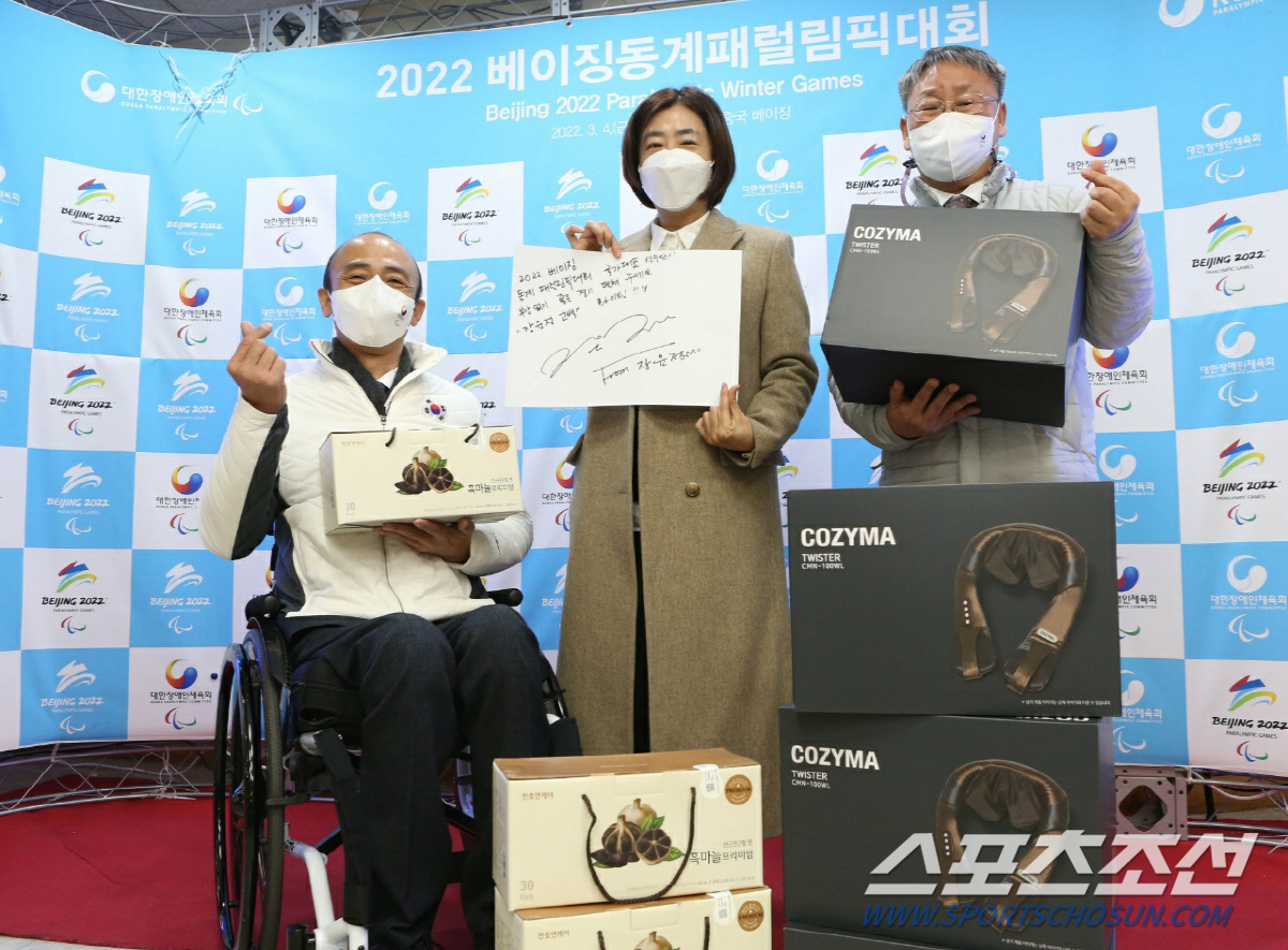 정진완 회장, 배성민 부대표(장윤정 소속사), 양충연사무총장