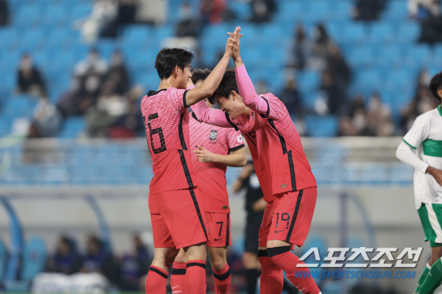 [U19친선경기] 한국 '김은중호', 신태용의 인도네시아 상대 5골 맹폭. '골쭐냈다'