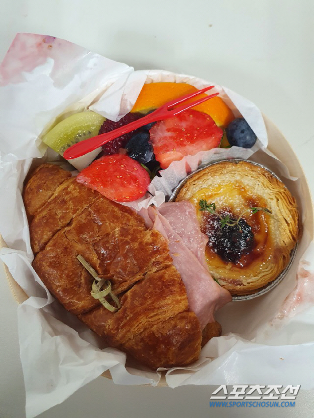 KT 소닉붐 선수들이 KT 위즈에 보낸 간식세트. 사진제공=KT 위즈