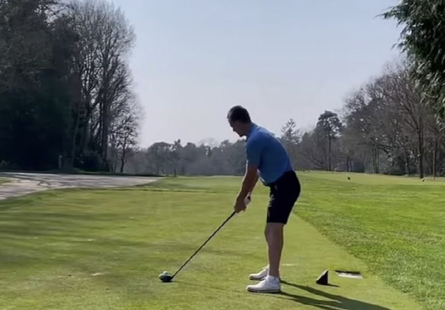 JT와 내기골프 진 케인,벌금 내는 中입니다