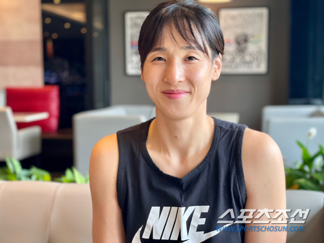[전훈인터뷰] '신한' 작별하고 '우리'시대 연 김단비 "난 여전히 '최고'를 꿈꾼다"