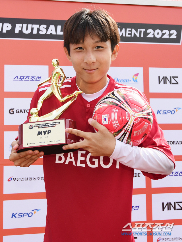시흥 MVP 배곧중 송은혁 "게토레이 H-CUP 풋살 전국 챔피언십 앞두고 멤버 3명 추가…선전 기대하시라"