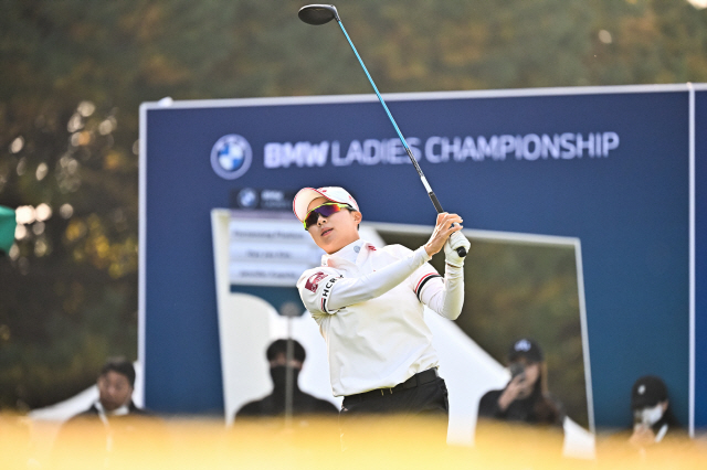 [BMW챔피언십]최혜진-김효주, 선두 3타차 추격…韓 LPGA 무승 끊나?