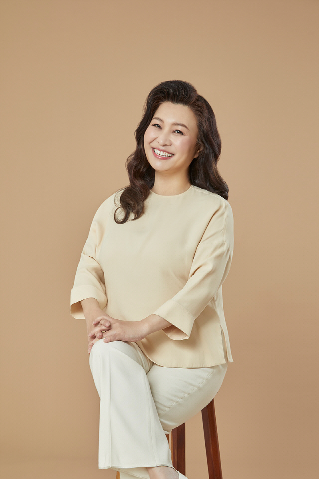 교원 빨간펜, 오은영 박사 모델 발탁…'감정 그림책'도 내달 선보여
