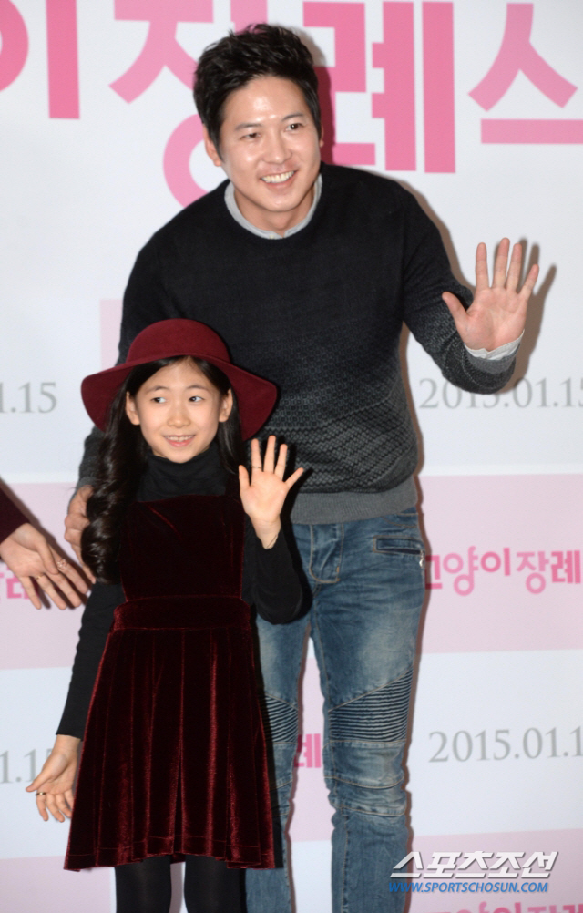 ◇2015년 영화 '고양이 장례식' 시사회 당시 박민하와 아버지 박찬민 아나운서의 모습. 스포츠조선DB