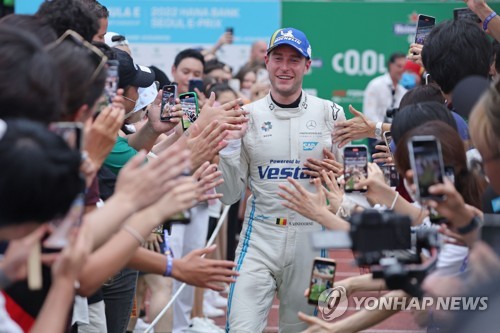 서울서 포뮬러E 챔피언 오른 반도른, F1 애스턴마틴 후보로 입단