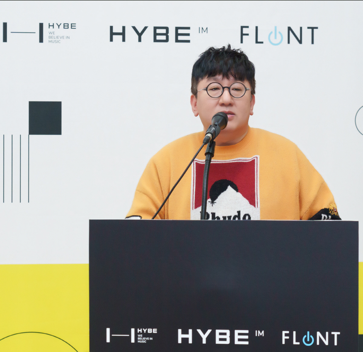 방시혁 하이브 의장이 19일 '지스타 2022' 현장에서 기자간담회를 갖고 게임시장의 본격 진출을 발표했다. 사진제공=하이브