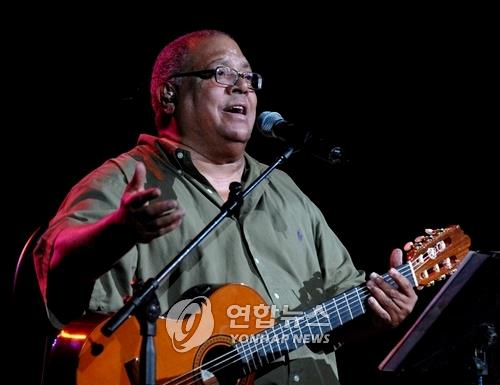 '쿠바 음유시인' 파블로 밀라네스 스페인서 타계…향년 79세