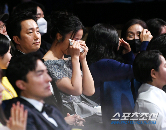 [단독 인터뷰] '안개' 듣자마자 눈물 흘린 탕웨이 "이 말, 꼭 써주세요. '마침내'"(청룡영화상)