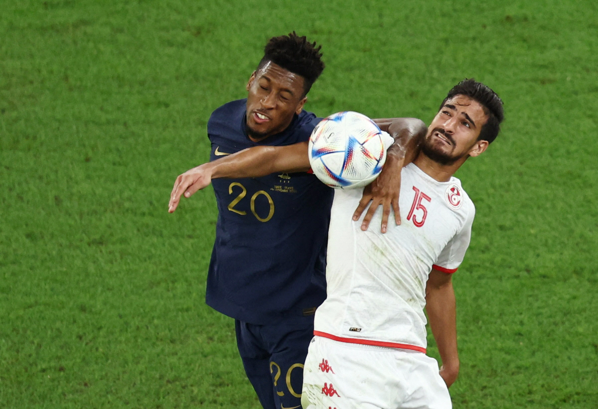 '음바페 뺀 1.5군X슈팅2개'프랑스,튀니지에 고전...전반종료 0-0[카타르 전반분석]