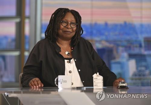 우피 골드버그, '홀로코스트 왜곡' 발언 또 했다가 사과