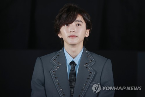 (서울=연합뉴스) 진연수 기자 = 일본 가수 겸 배우 미치에다 ??스케가 25일 오전 서울 용산구 CGV용산아이파크몰에서 열린 영화 '오늘 밤, 세계에서 이 사랑이 사라진다 해도' 내한 기자회견에서 취재진의 질문을 듣고 있다. 2023.1.25 jin90@yna.co.kr