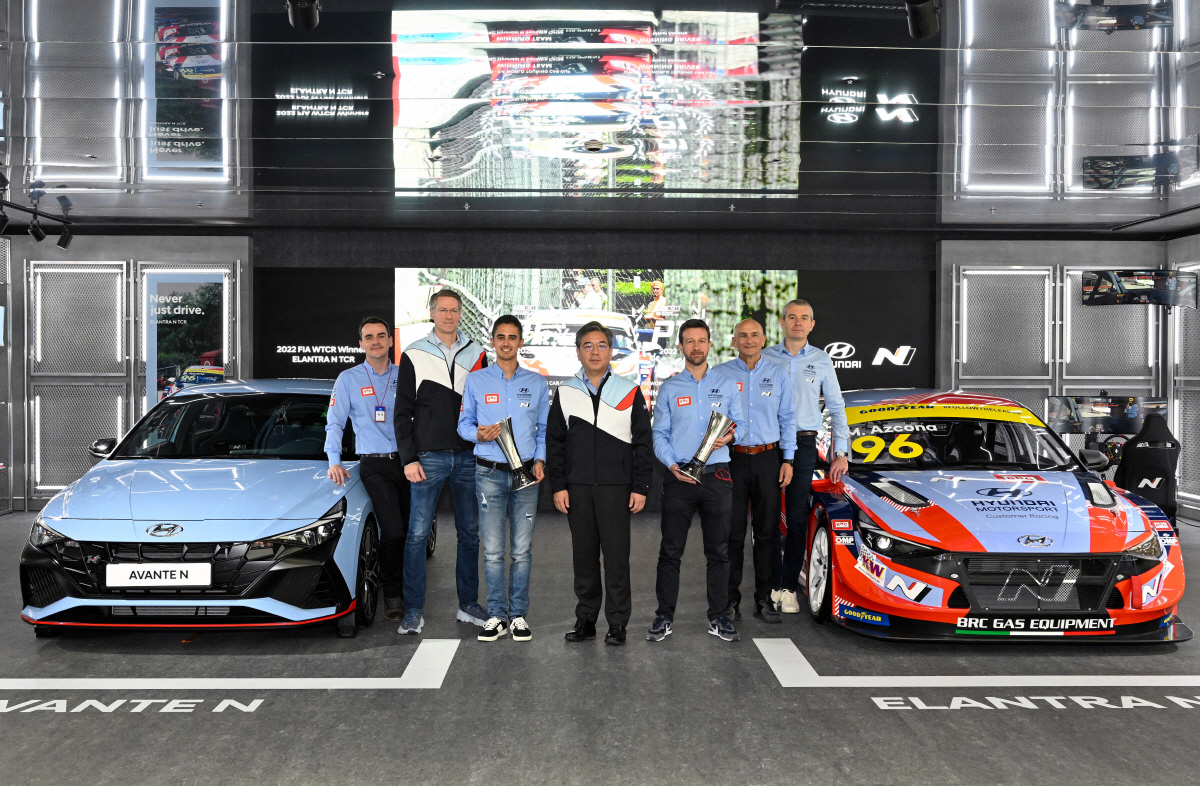 현대차, '2022 WTCR 더블 챔피언' 기념 임직원-드라이버 만남 행…