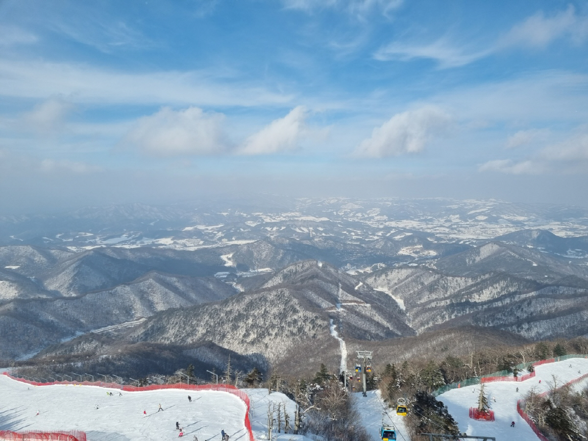 가족과 눈꽃 즐기는 겨울 산행…평창에는 특별한 게 있다