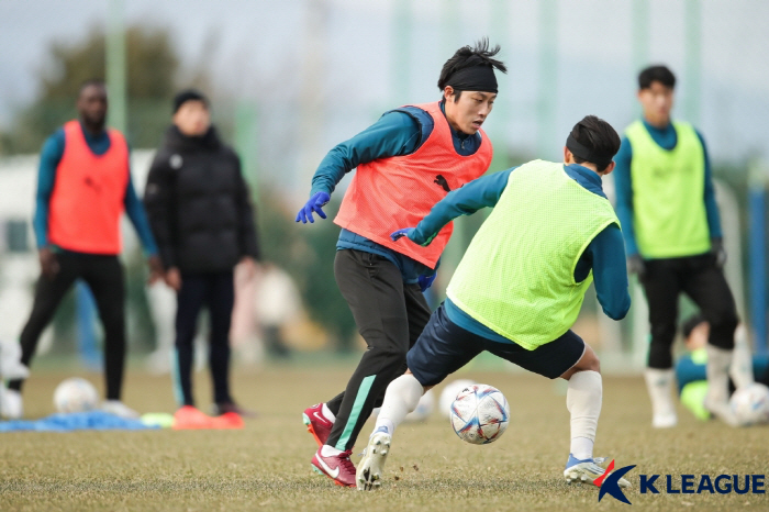 [전훈인터뷰]전북 떠나 김포에 둥지 튼 장윤호 "부상 없이, 행복하게 뛰…