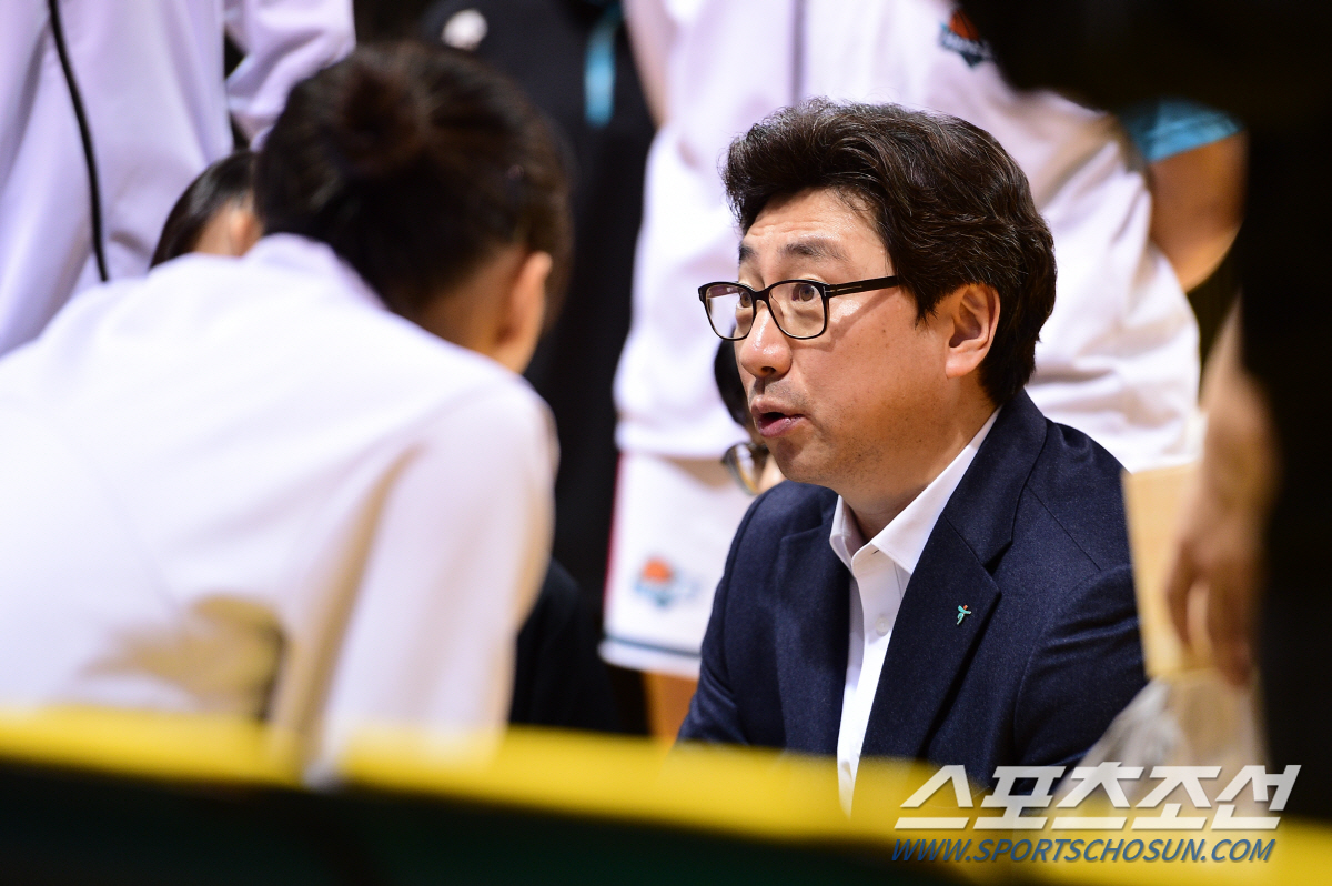 하나원큐 김도완 감독, "선수들이 꾸준하게 잘 따라와주고 있어 고맙다"