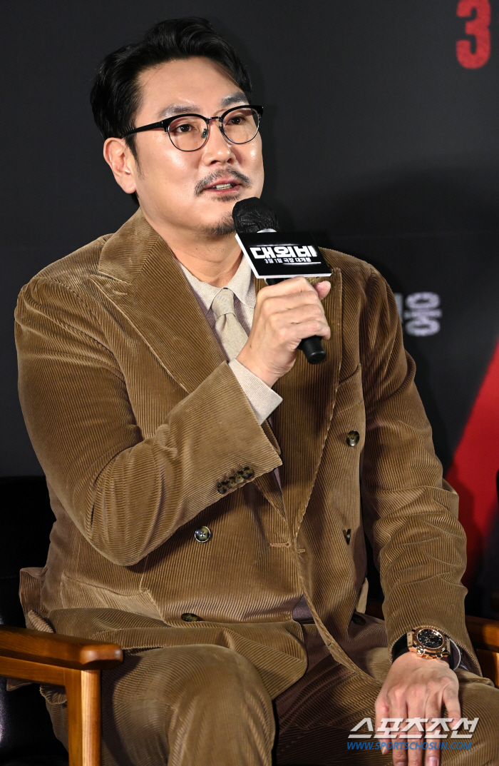 [SC현장] "밥알이 몇 개고" 터트린 이성민, '연기 마스터' 조진웅X…