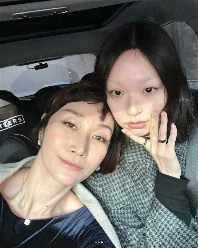 '50살' 변정수 vs'26살' 딸 유채원, 모델 모녀의 '바디프로필' …