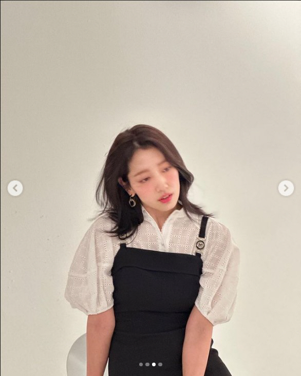 '최태준♥' 박신혜, 꽃다발 들기도 버거워 보이는 '극세사 팔뚝'