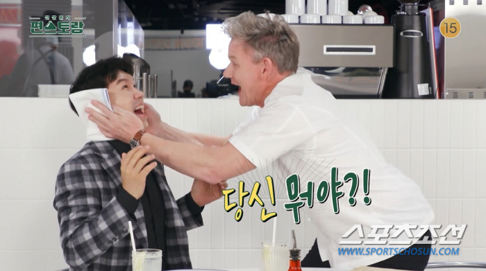'스타 쉐프' 고든 램지, 처음 먹어본 컵라면에 "Oh, no.."…박수…