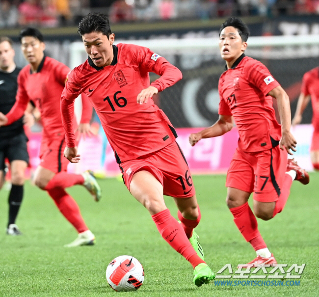 '국대 스트라이커' 황의조, FC서울 입단 확정…5년만에 K리그 리턴