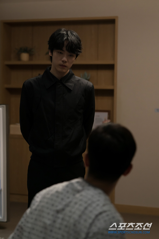 [이정혁의 수다톡톡]주말에 드라마 뭐볼까? '3강1중1약' 구도 속, '…