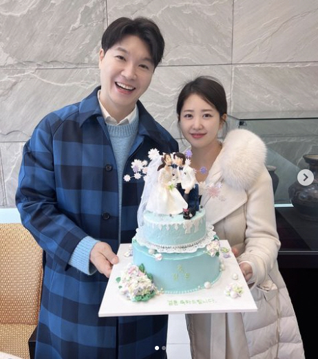 박수홍♥김다예 "우리 다홍이까지.." 맞춤 케이크 선물에 '감동'