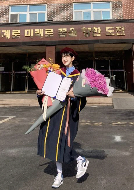 '故최진실 딸' 최준희 "졸업식에 가족 아무도 안와"…결국 눈물