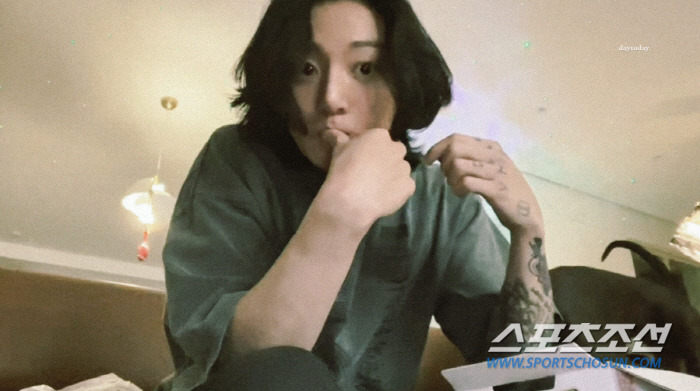 [이정혁의 수다톡톡]'BTS' 정국 때문에 이 치킨집 난리났네! '1천만…