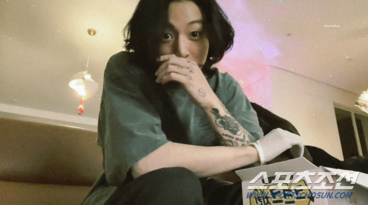 [이정혁의 수다톡톡]'BTS' 정국 때문에 이 치킨집 난리났네! '1천만…