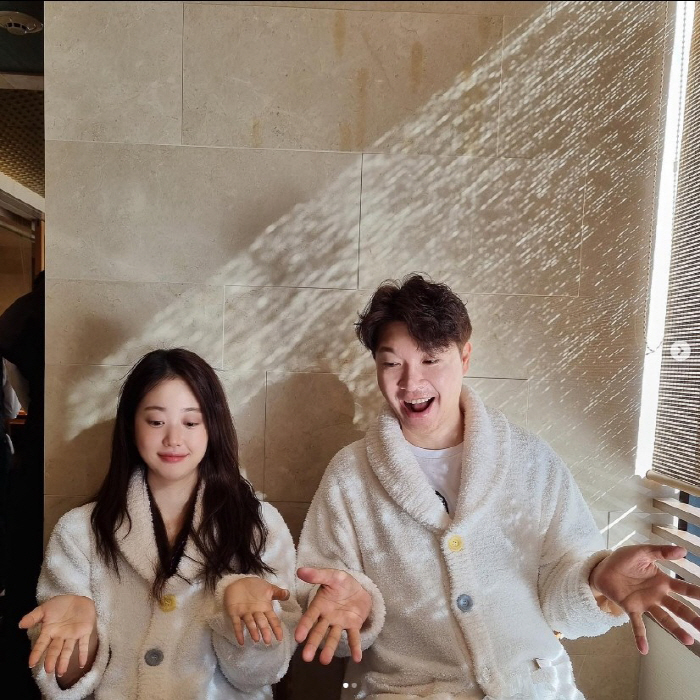 '박수홍♥' 김다예, 손헌수 7살 연하 여친 최초 공개 "햇빛이 되어준 …