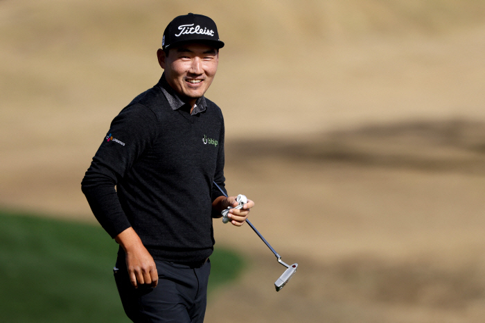 강성훈, PGA AT&T 페블비치 프로암 3R 공동 11위…톱10 진입 …