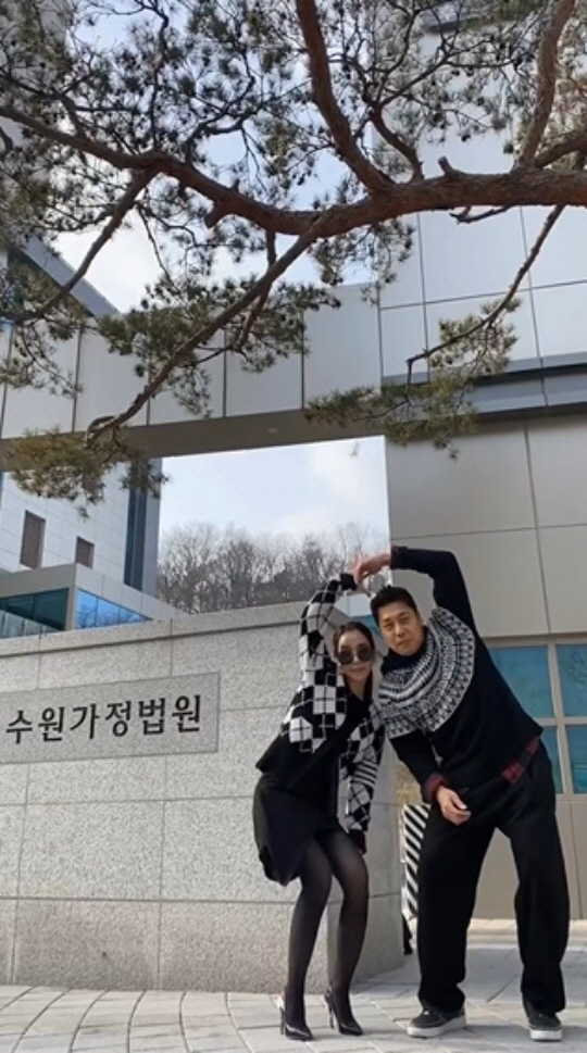 [종합] '김동성♥'인민정, 송중기 언급 논란→악플에 분노 "그만 괴롭혀…