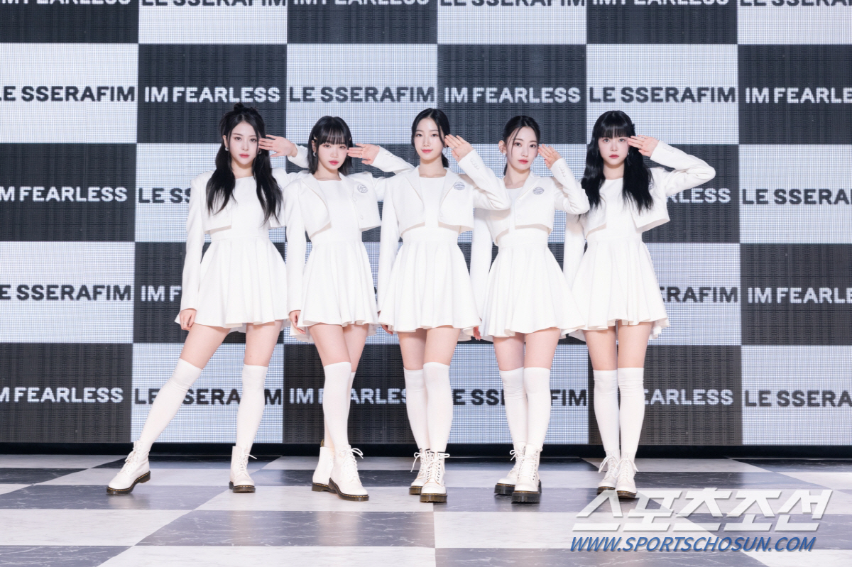 르세라핌, 日 오리콘 차트 '일간 싱글 랭킹' 역주행으로 1위 탈환…데뷔…