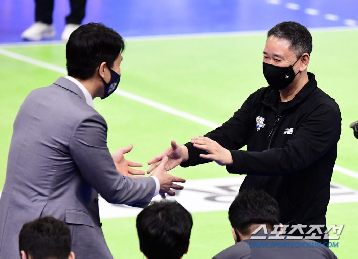 아쉽다, 선두 추격 기회…"세터 경험 부족 인정, 고참 역할이 중요"