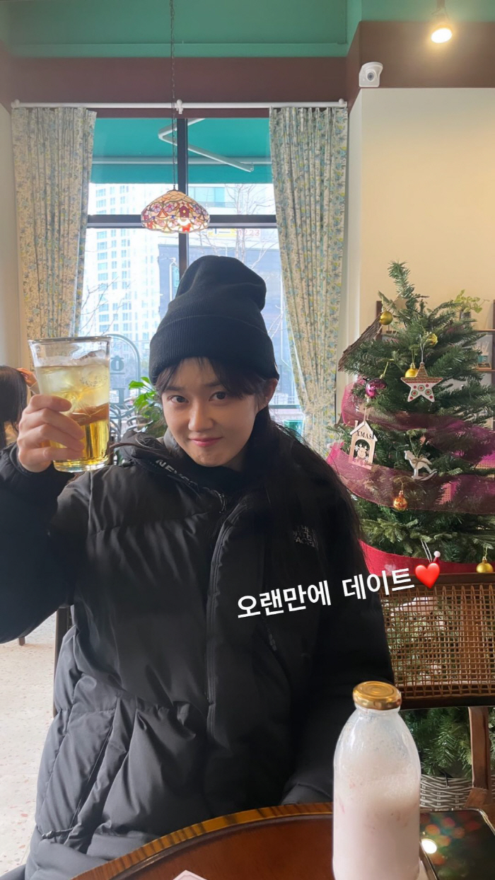 장나라, ♥연하 남편 바라보는 눈빛 꿀 뚝뚝 "짝꿍이 찍어줬어요"