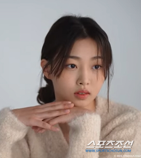 [종합]'지효 동생' 이하음, 얼굴에 '제니'가 보이네! 압도적 비주얼에…