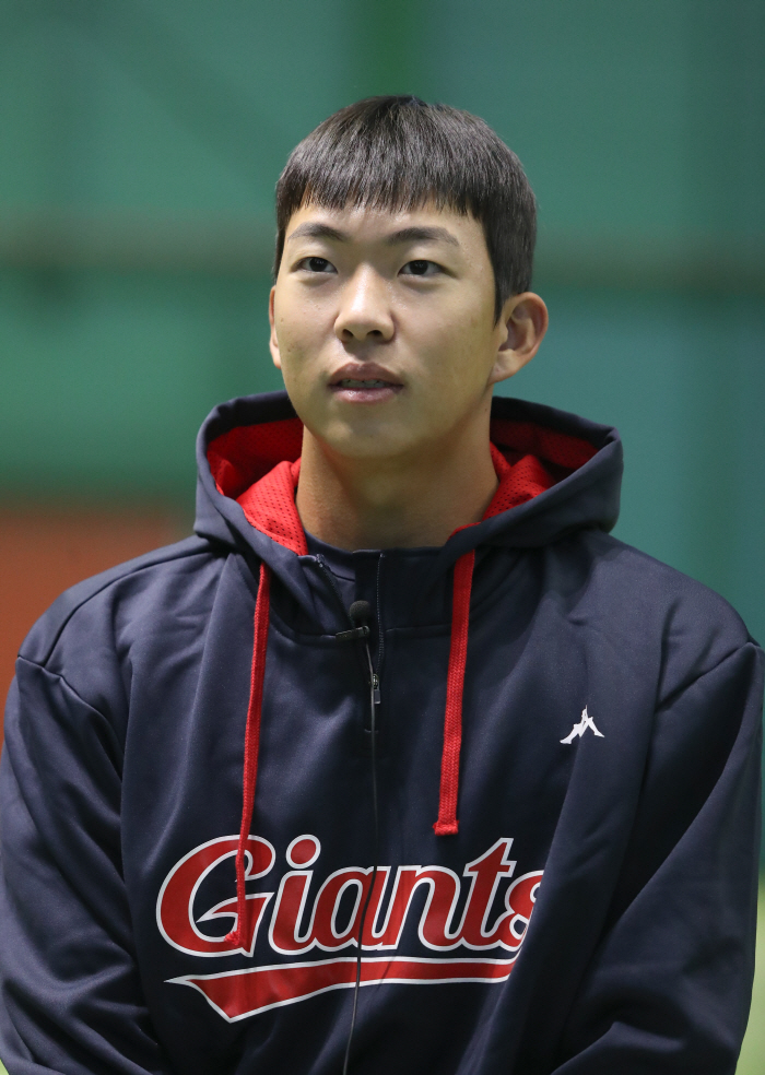 "몸쪽 직구를 치려면…" LG 영구결번 레전드의 조언, 19세 롯데 특급…