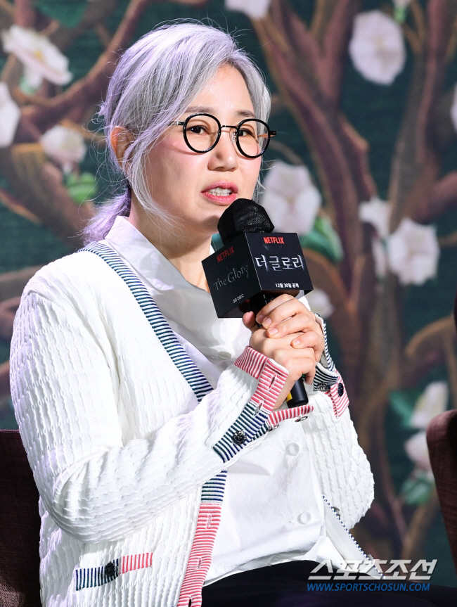 '더 글로리' 김은숙 작가, 회당 원고료는 얼마? "첫 월급이 70만원"
