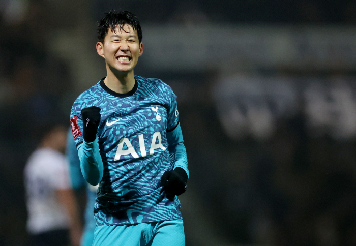 "반박불가 SON" 亞최고선수상 6연속 수상...김민재 4위X미토마 5위