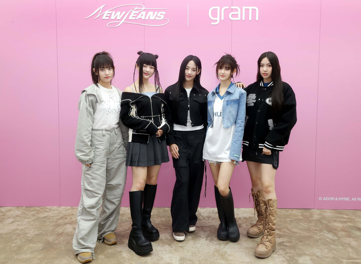 LG전자, LG 그램Style 출시 기념 뉴진스 팬사인회 진행